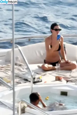 Kendall Jenner / KendallJenner nude photo #5251