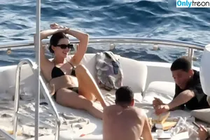 Kendall Jenner / KendallJenner nude photo #5253