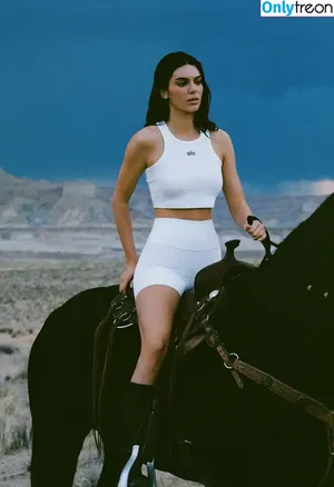 Kendall Jenner / KendallJenner nude photo #5300