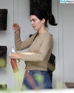 Kendall Jenner / KendallJenner nude photo #5355