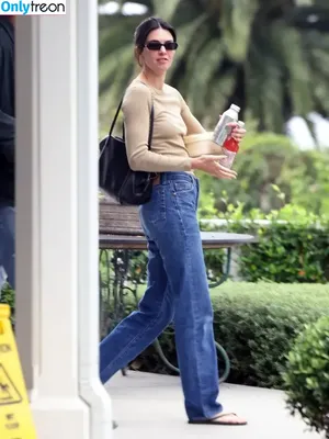 Kendall Jenner / KendallJenner nude photo #5358