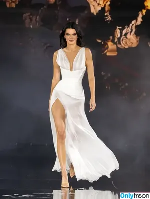 Kendall Jenner / KendallJenner nude photo #5389