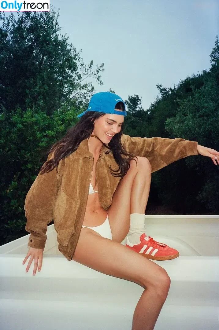 Kendall Jenner nude photo #5179 (KendallJenner)