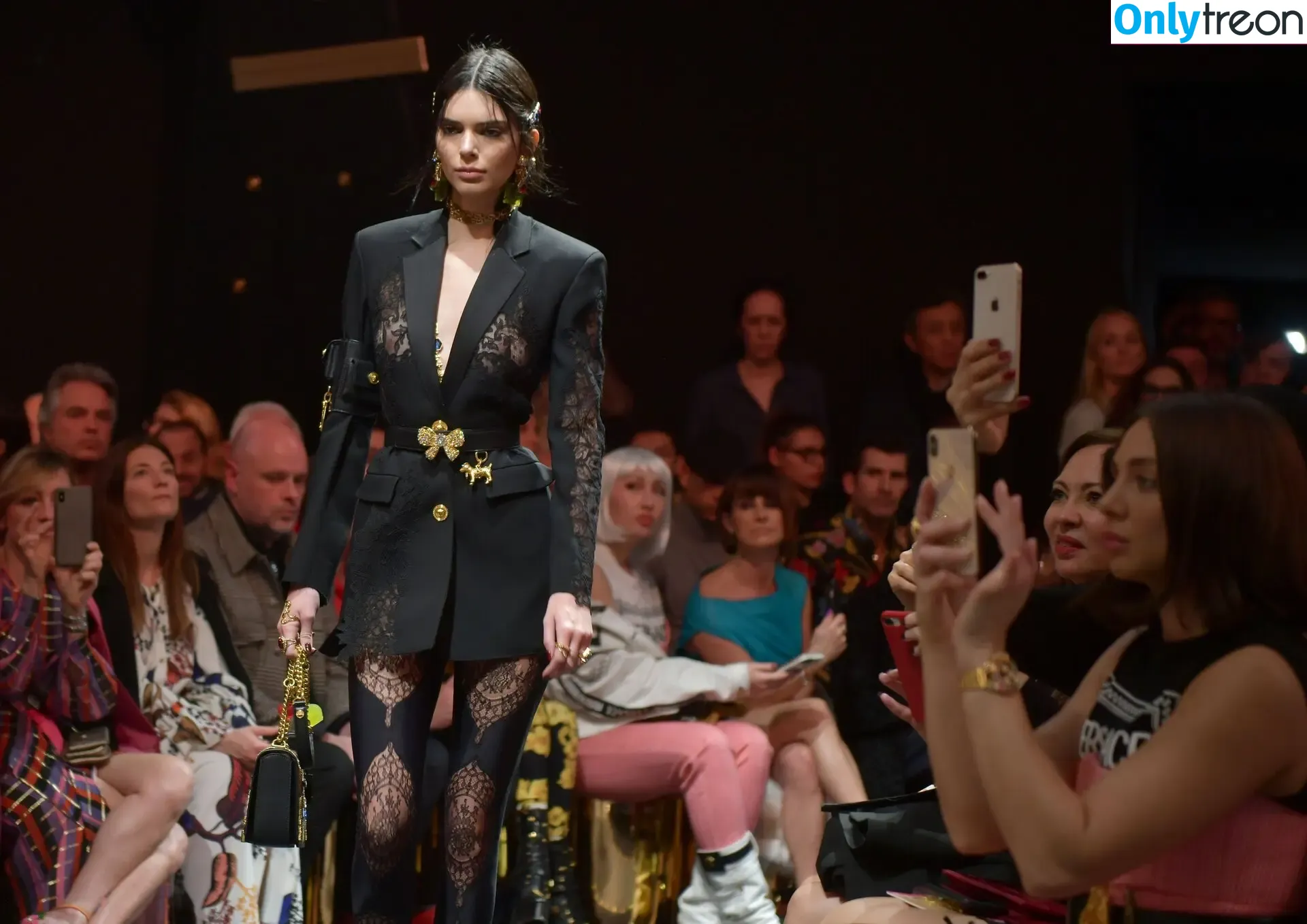Kendall Jenner голая photo #5272 (KendallJenner)