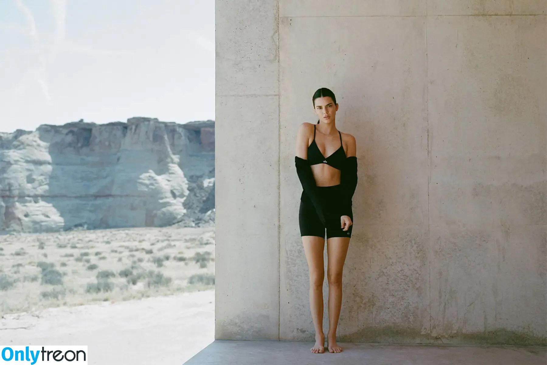 Kendall Jenner nude photo #5301 (KendallJenner)