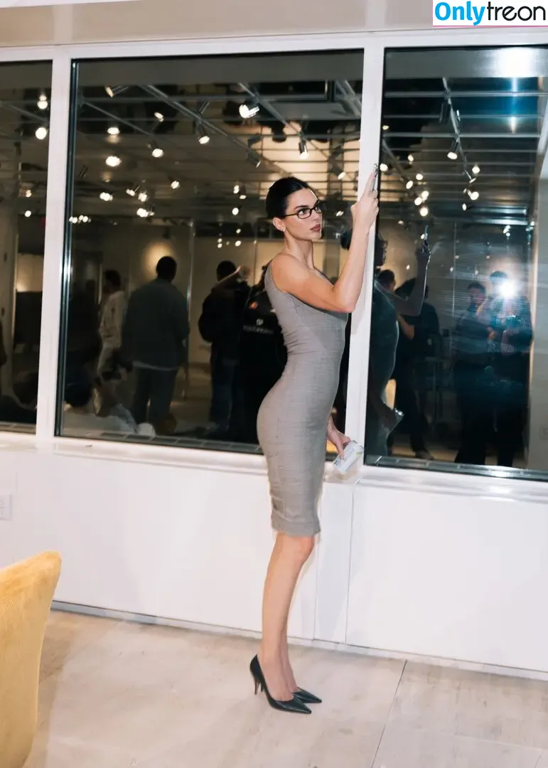 Kendall Jenner nude photo #5333 (KendallJenner)