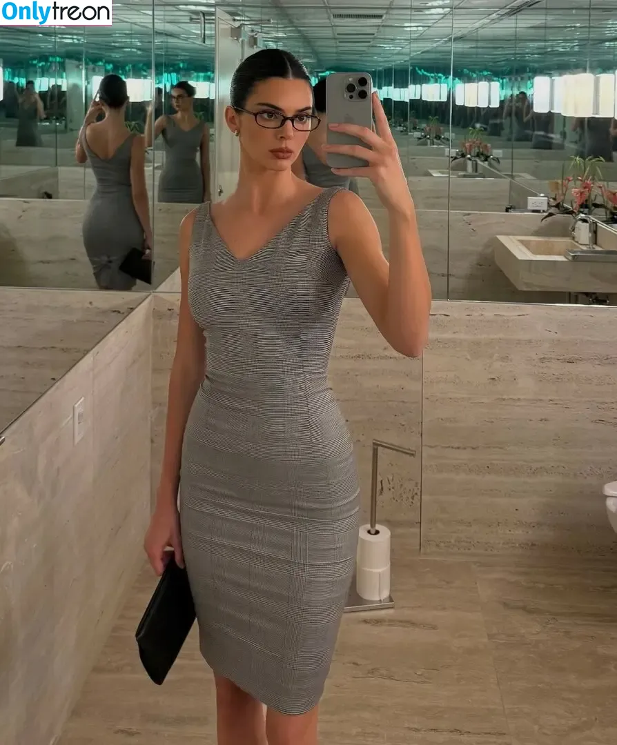 Kendall Jenner nude photo #5337 (KendallJenner)