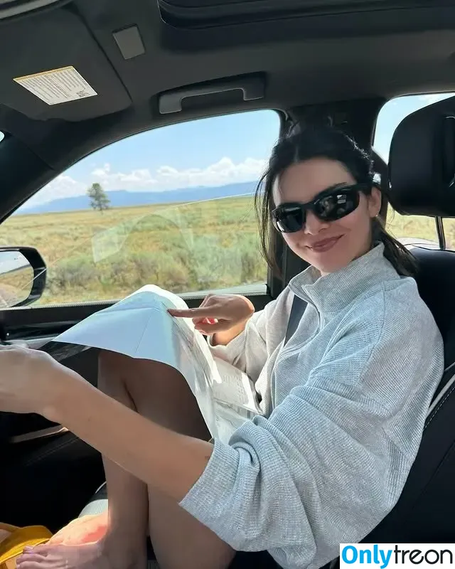 Kendall Jenner nude photo #5343 (KendallJenner)