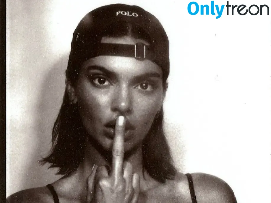 Kendall Jenner голая photo #5359 (KendallJenner)