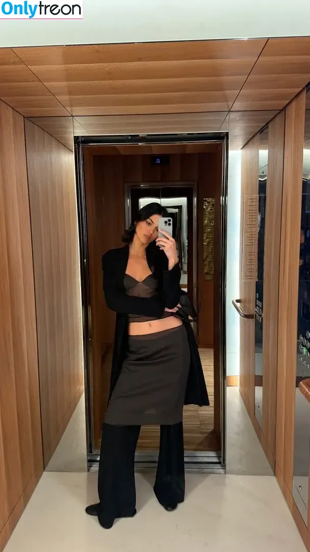 Kendall Jenner nude photo #5416 (KendallJenner)