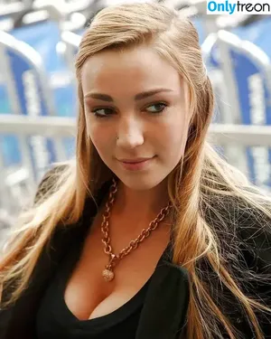Kendra Sunderland / kslibrarygirl / therealkendrasunderland фото голая #2142