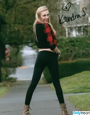 Kendra Sunderland / kslibrarygirl / therealkendrasunderland nude photo #2154