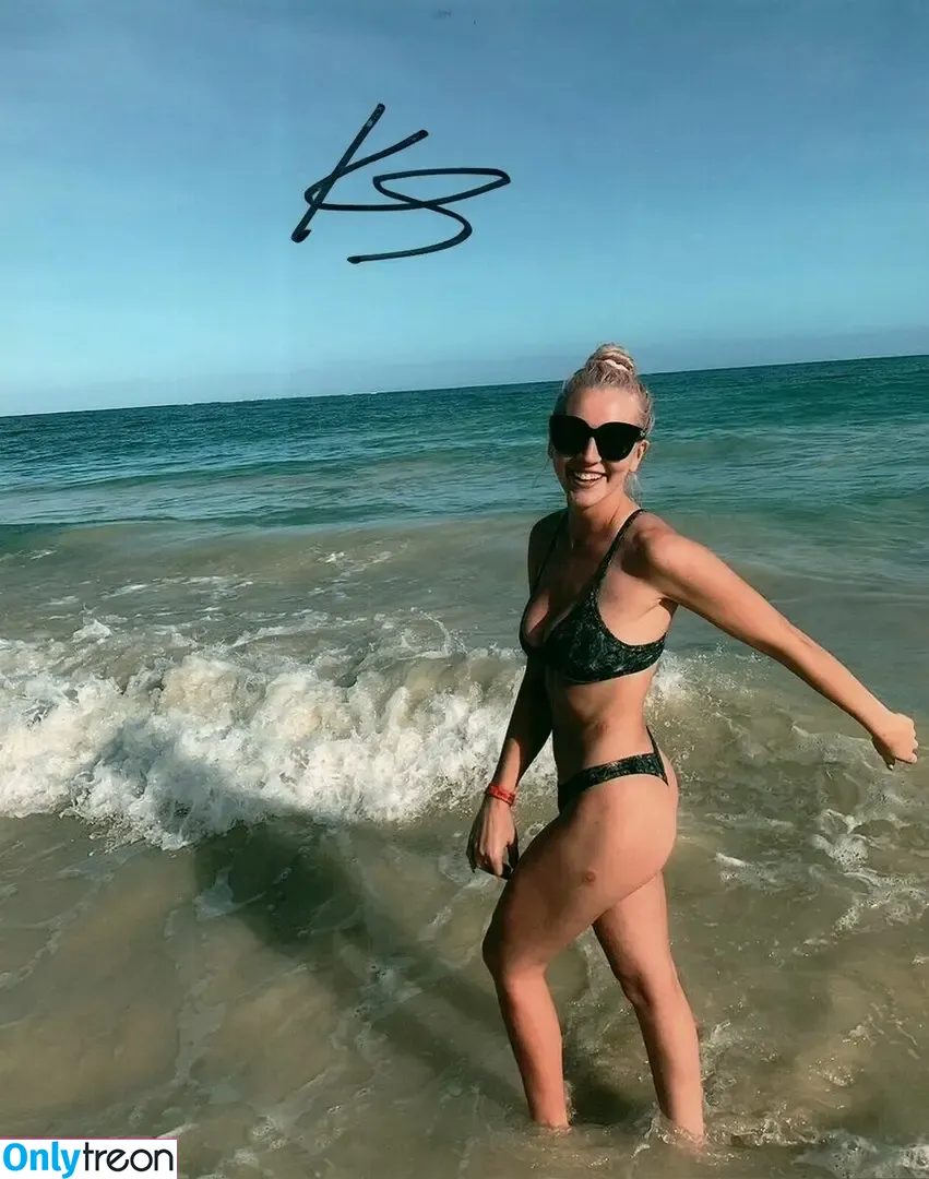 Kendra Sunderland nude photo #2144 (kslibrarygirl / therealkendrasunderland)