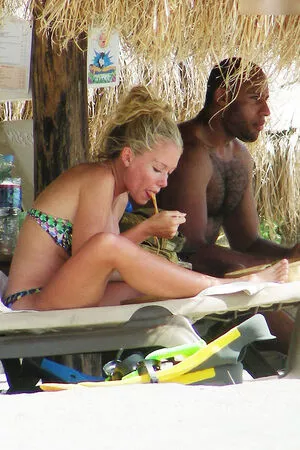 Kendra Wilkinson / KendraWilkinson фото голая #0146