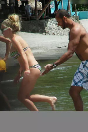 Kendra Wilkinson / KendraWilkinson фото голая #0149