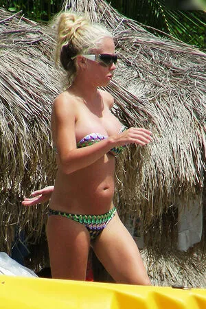 Kendra Wilkinson / KendraWilkinson фото голая #0156