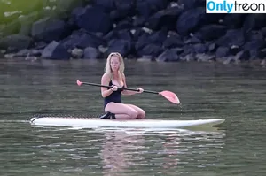 Kendra Wilkinson / KendraWilkinson nude photo #0224