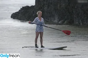 Kendra Wilkinson / KendraWilkinson nude photo #0226