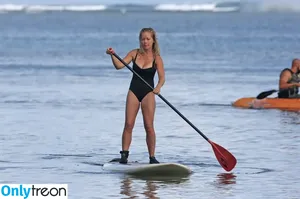 Kendra Wilkinson / KendraWilkinson nude photo #0227