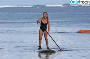 KendraWilkinson сливы голая