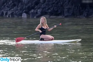 KendraWilkinson сливы