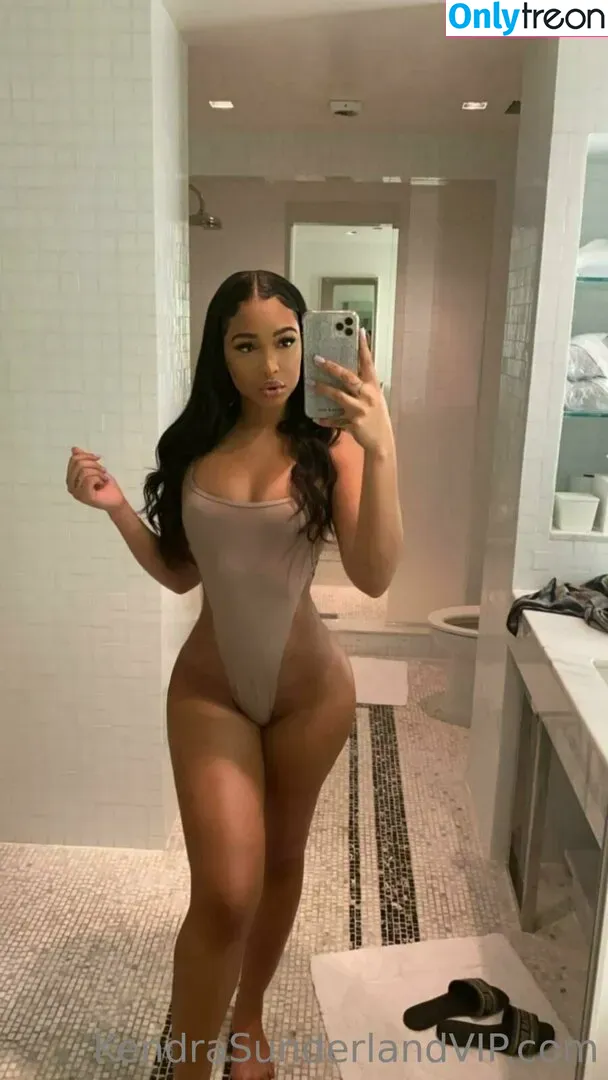 KendraSunderland nude photo #0017 (therealkslibrarygirl)