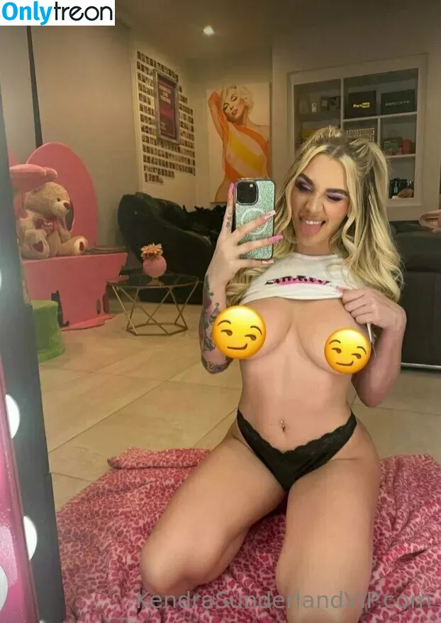 KendraSunderland голая photo #0078 (therealkslibrarygirl)