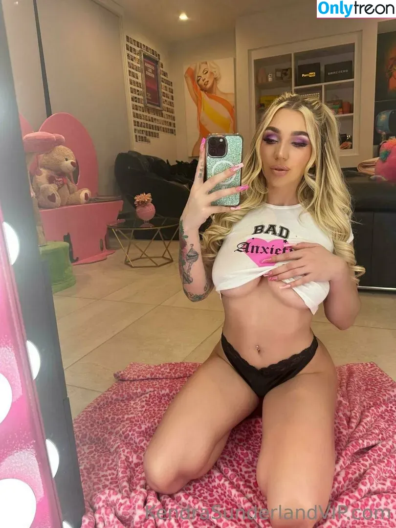 KendraSunderland голая photo #0085 (therealkslibrarygirl)