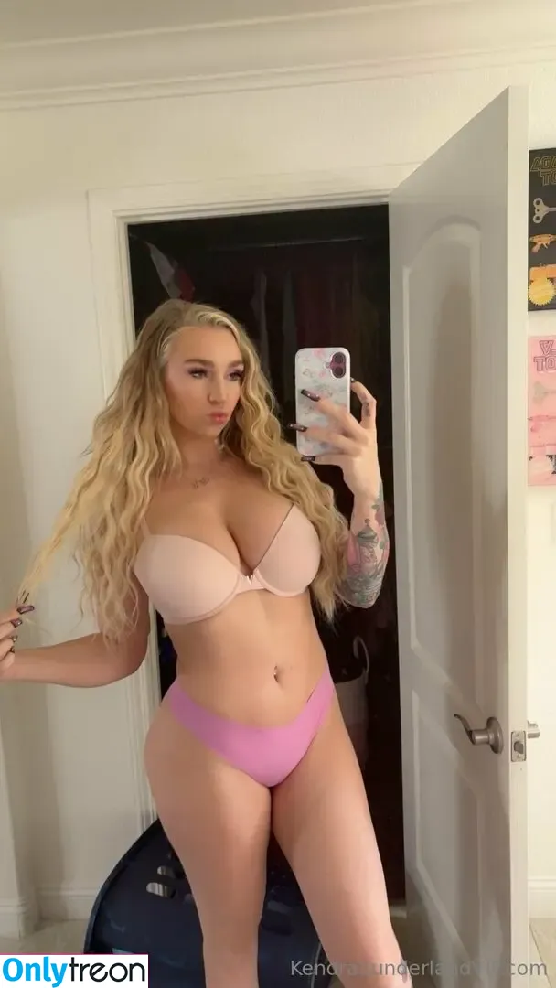 KendraSunderland nude photo #0340 (therealkslibrarygirl)