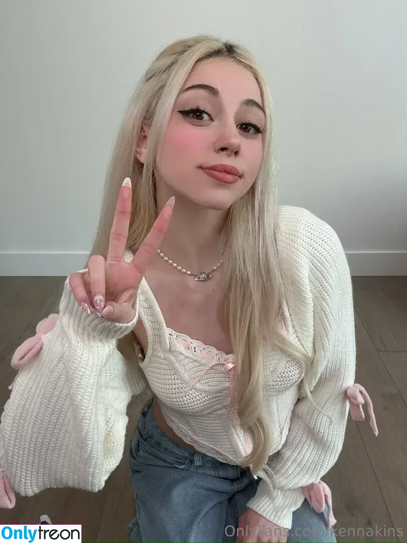 Kennakins nude photo #0011 (kenna.kins)