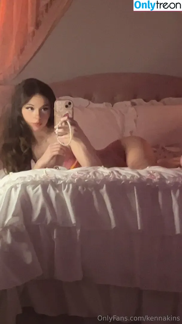 Kennakins nude photo #0022 (kenna.kins)