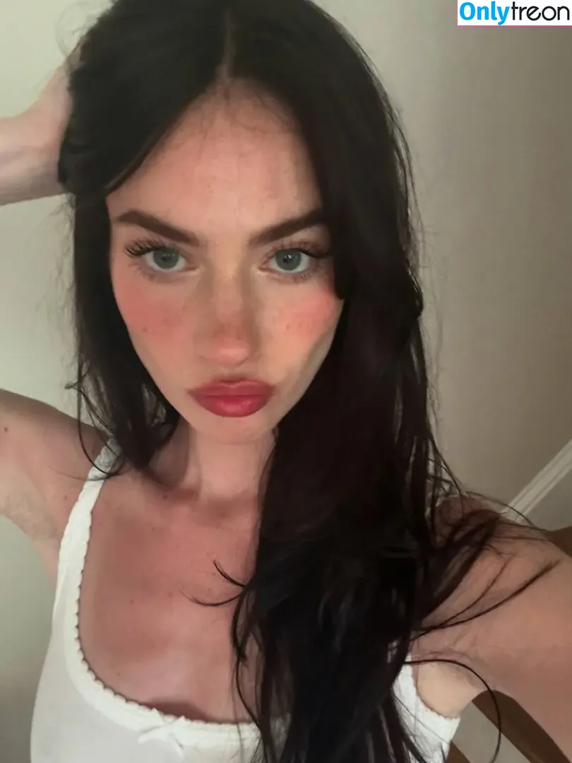 Kennedy Walsh nude photo #0415 (kennedyclairewalsh)
