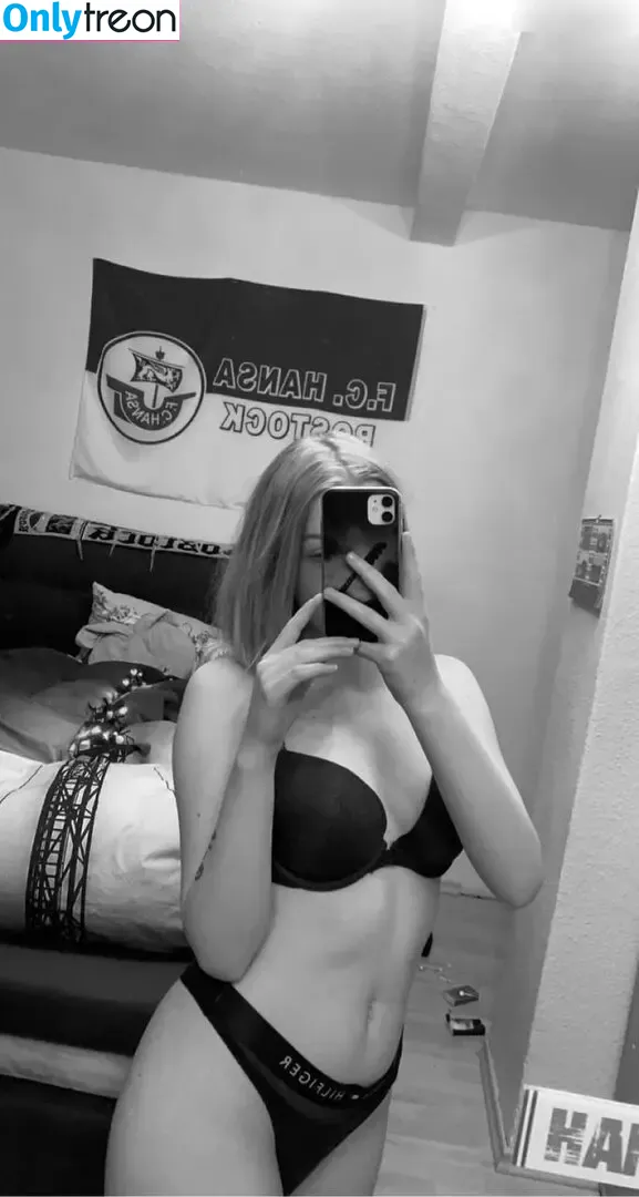 Kennt die wer nude photo #0004 (Kennt die wer)