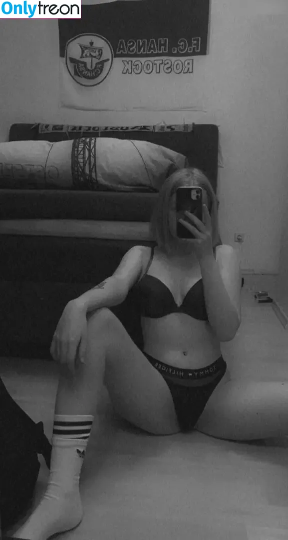Kennt die wer nude photo #0006 (Kennt die wer)