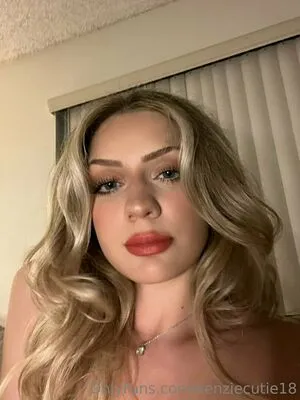 kenziecutie18 / kkenziee_18 фото голая #0159