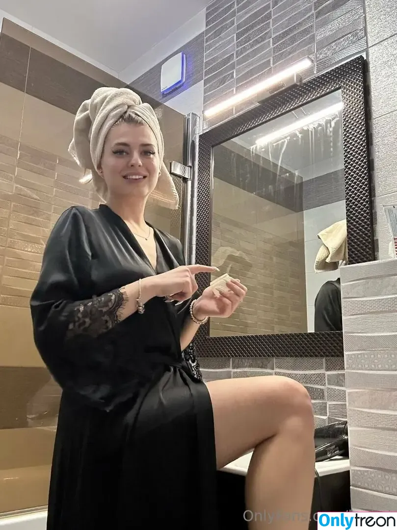 keri_ri nude photo #0022 (byekerri)