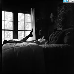 Kerry Bishe / kerrybishe nude photo #0007