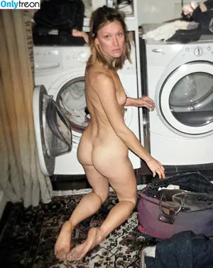 Kerry Bishe / kerrybishe nude photo #0016