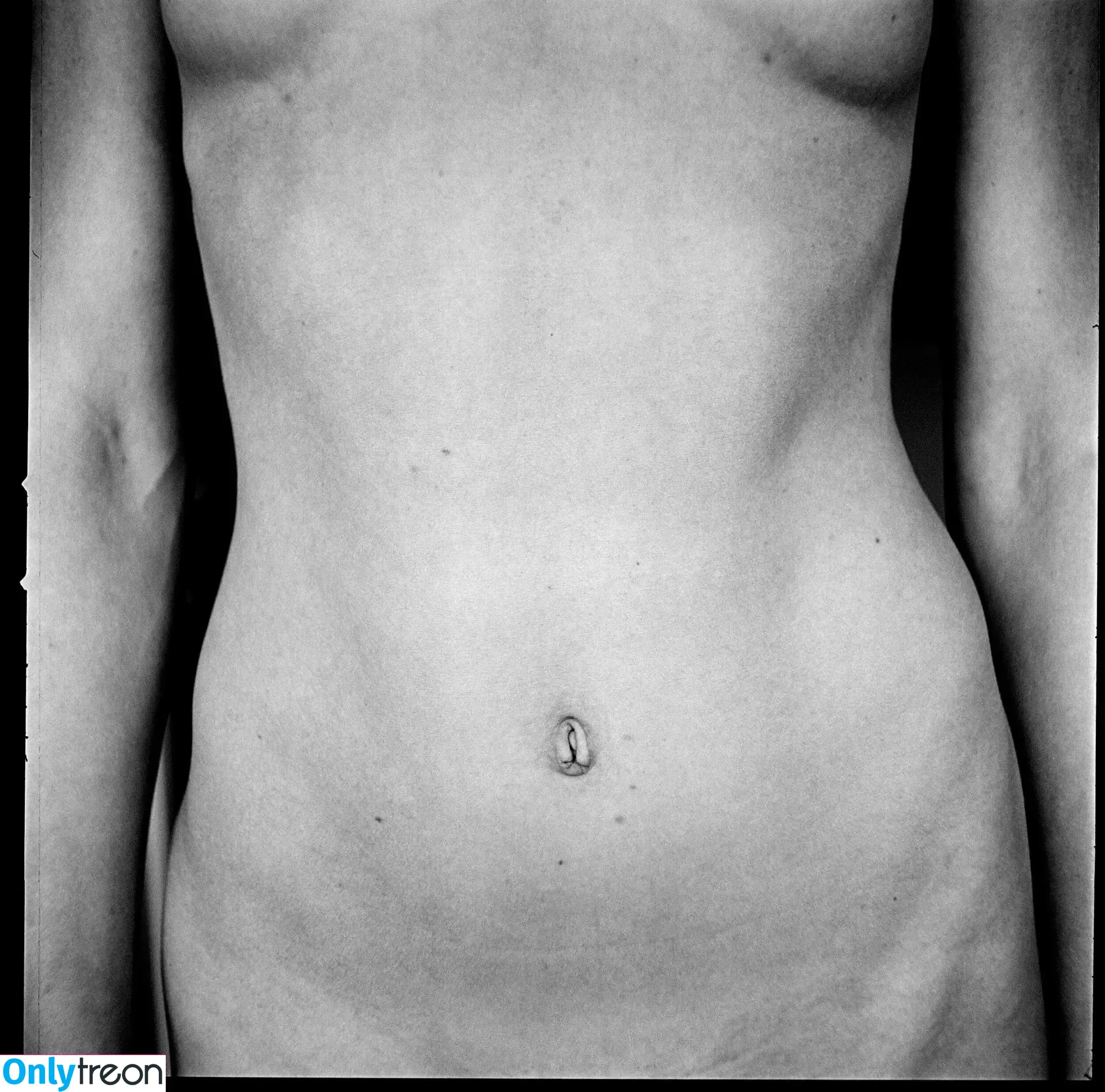 Kerry Bishe nude photo #0030 (kerrybishe)