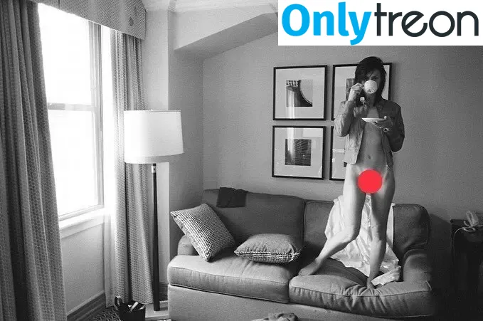 Kerry Bishe nude photo #0038 (kerrybishe)