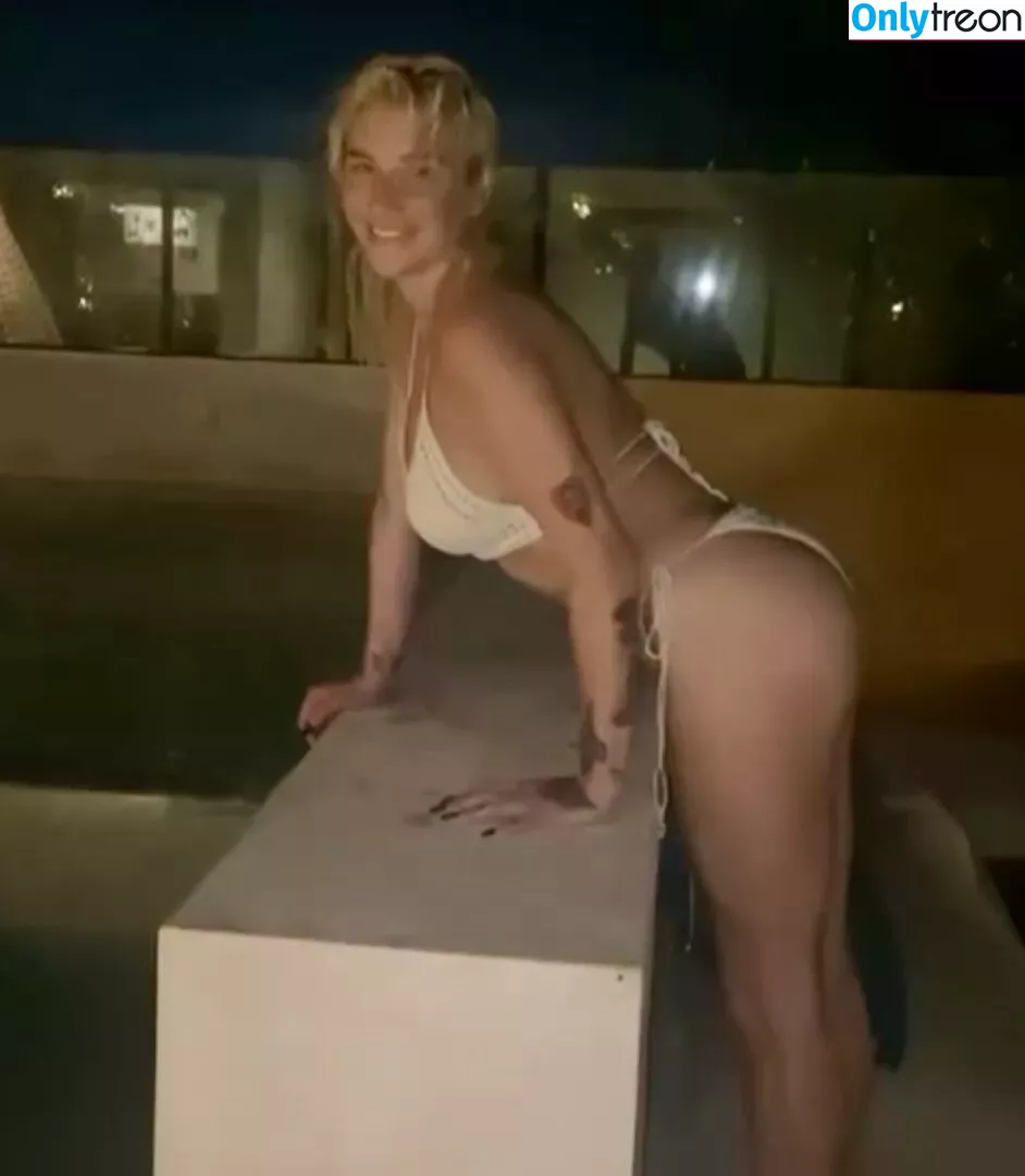 Kesha nude photo #0060 (iiswhoiis / wildgirl16)
