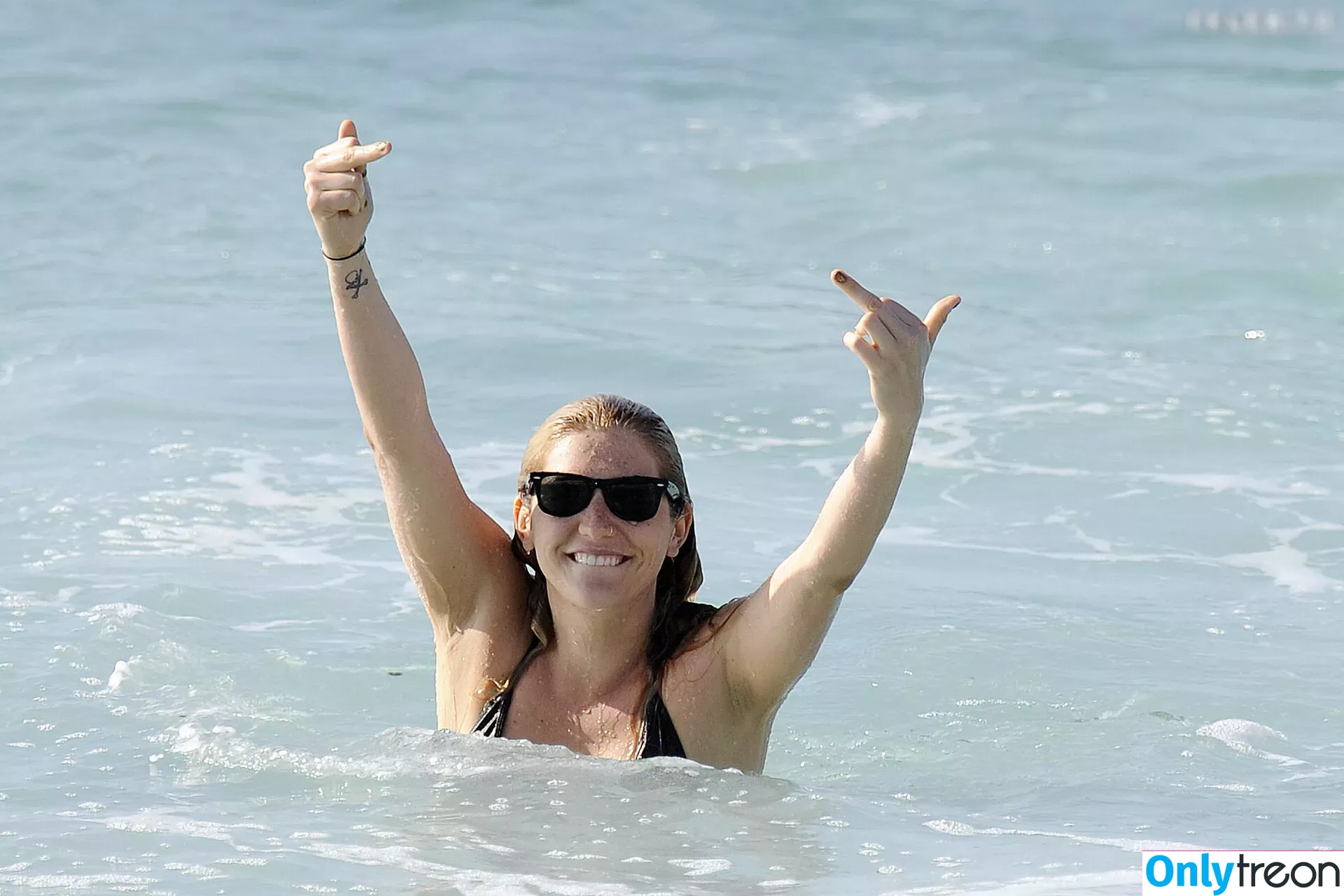 Kesha nude photo #0111 (iiswhoiis / wildgirl16)