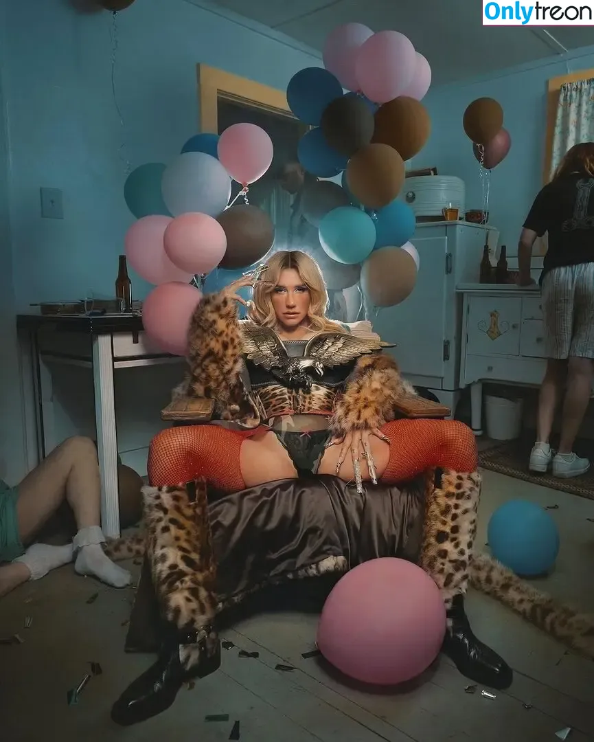 Kesha nude photo #0395 (iiswhoiis / wildgirl16)