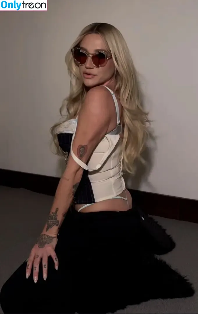 Kesha nude photo #0406 (iiswhoiis / wildgirl16)