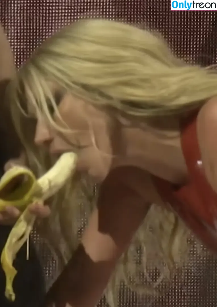Kesha nude photo #0460 (iiswhoiis / wildgirl16)