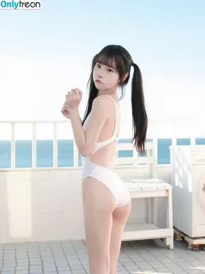 Kexuanw / winter131402 / 可可小白兔 nude photo #0010