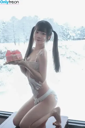 Kexuanw / winter131402 / 可可小白兔 nude photo #0032
