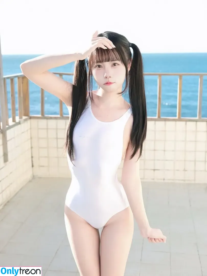 Kexuanw nude photo #0011 (winter131402 / 可可小白兔)