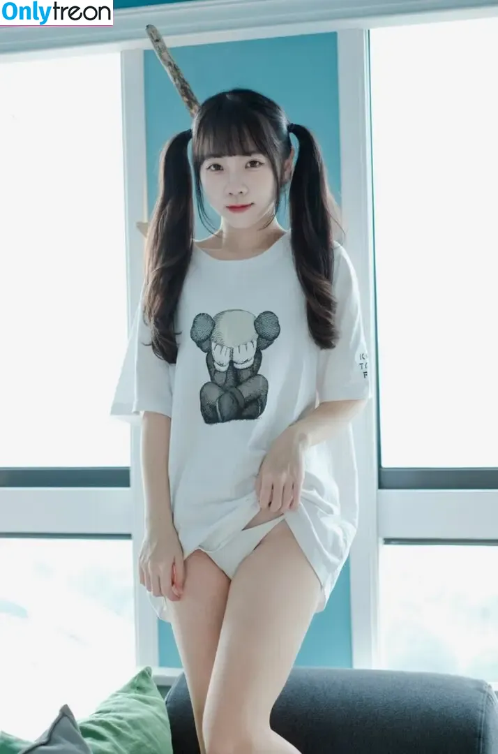 Kexuanw nude photo #0063 (winter131402 / 可可小白兔)