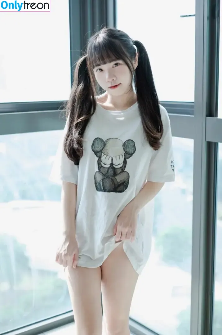 Kexuanw nude photo #0070 (winter131402 / 可可小白兔)